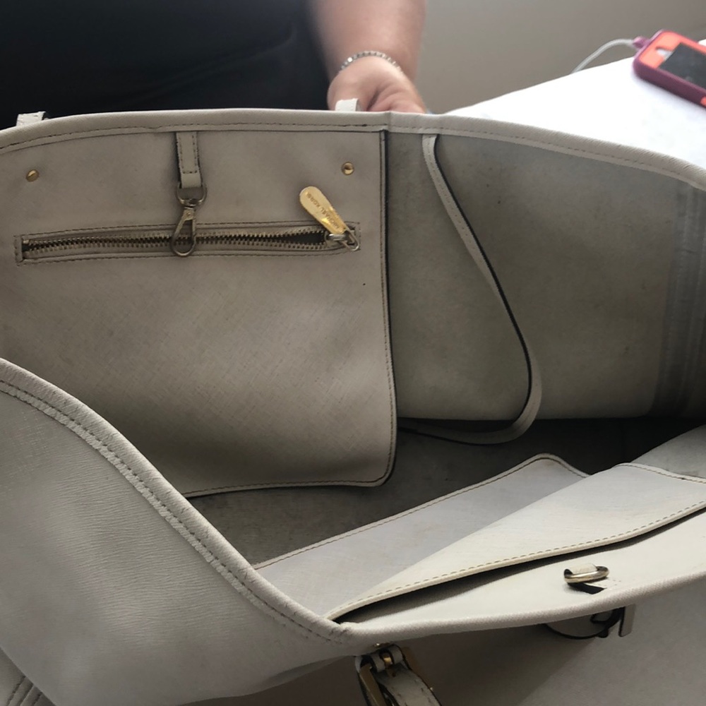 Purse - Picture 2 of 2